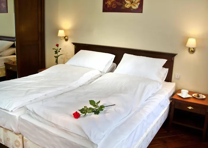 Kobza Haus Old Town Bed & Breakfast 4*