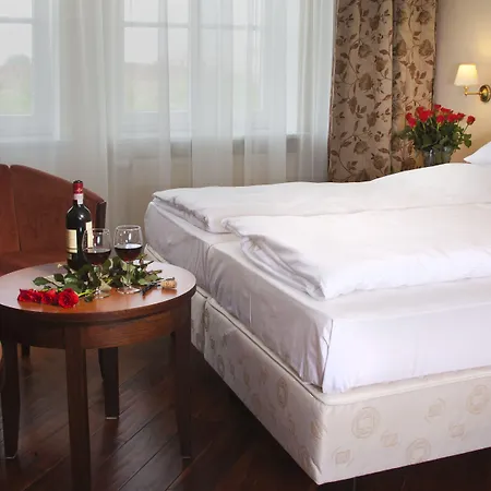 Bed & Breakfast Kobza Haus Old Town 4*