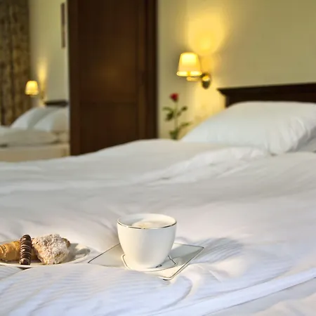 Kobza Haus Old Town 4*