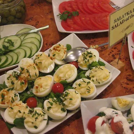 לינה וארוחת בוקר Kobza Haus Old Town 4*