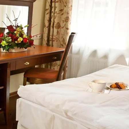 Kobza Haus Old Town 4*